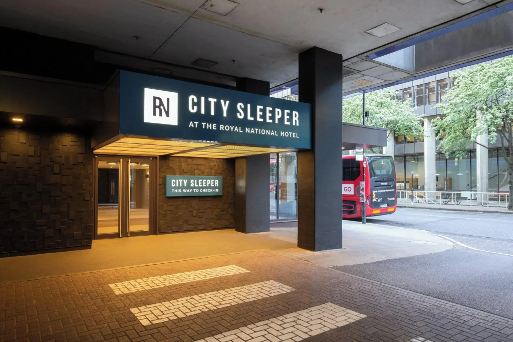 City Sleeper at Royal National Hotel — фото