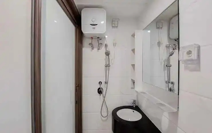 Studio Apartment with Cozy Design at Sky House BSD Apartment By Travelio