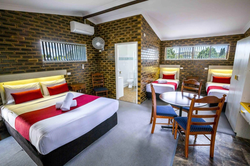Apple & Grape Motel by null