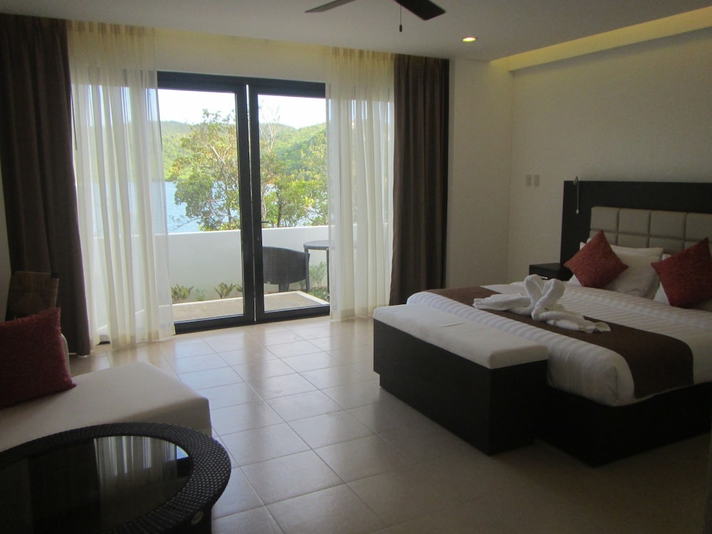 Standard room with balcony and with water view