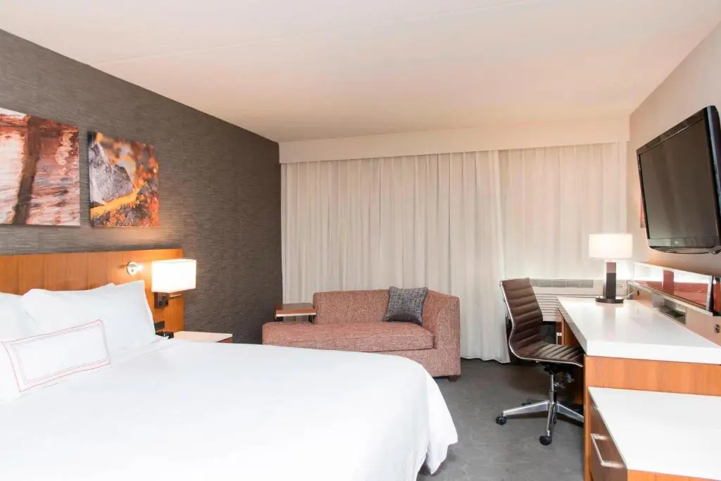 The Center Hotel Grand Rapids Airport - Chambres