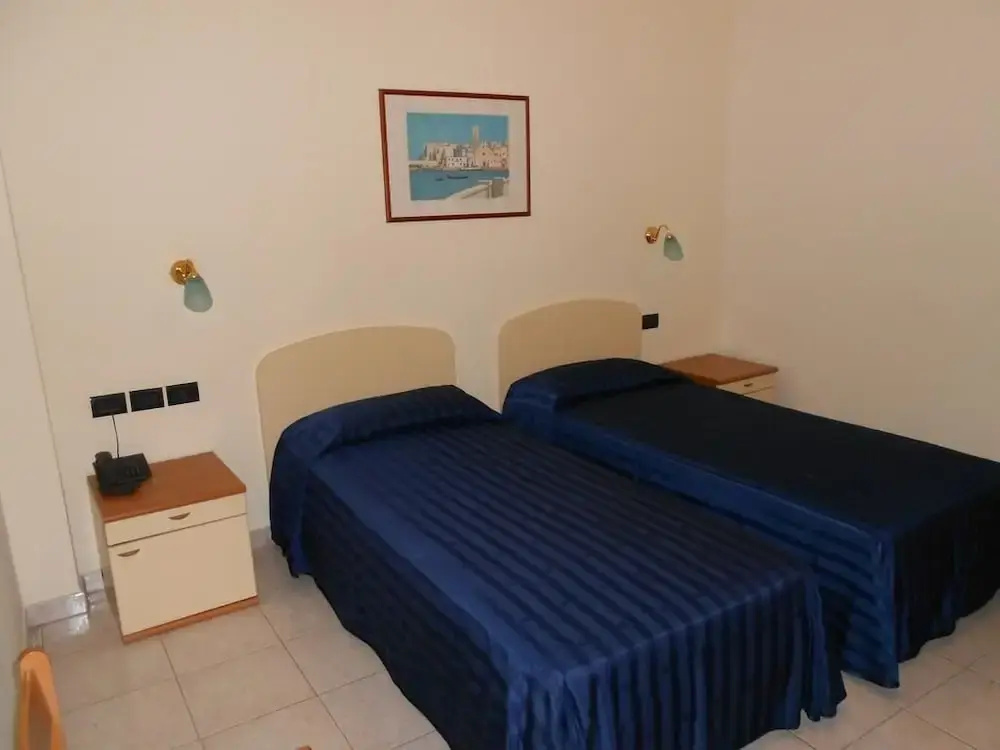 Economy room