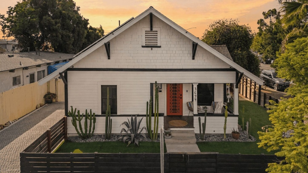 Casa Craftsman by Avantstay Classic San Diego Home Outdoor Lounge + Vintage Charm