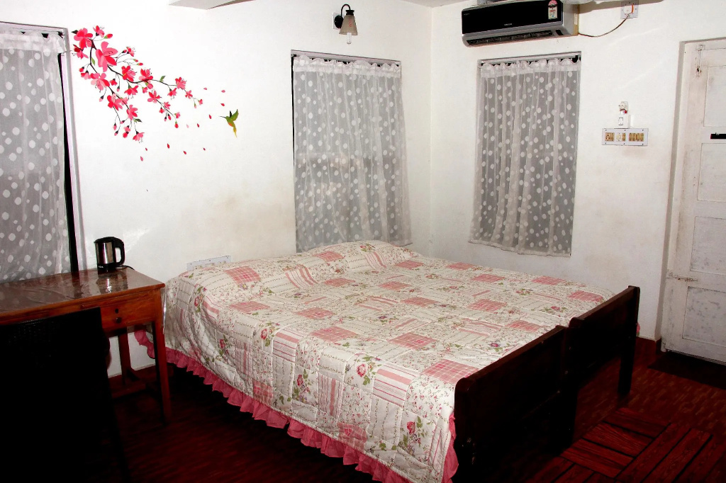 Economy room