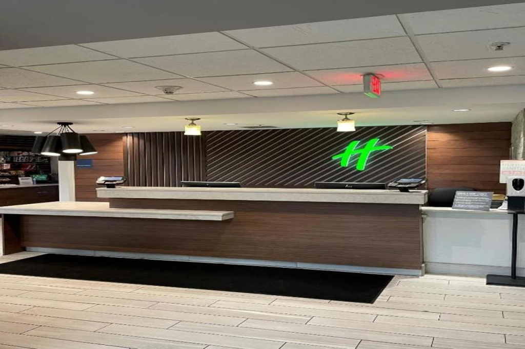 Lobby & Reception