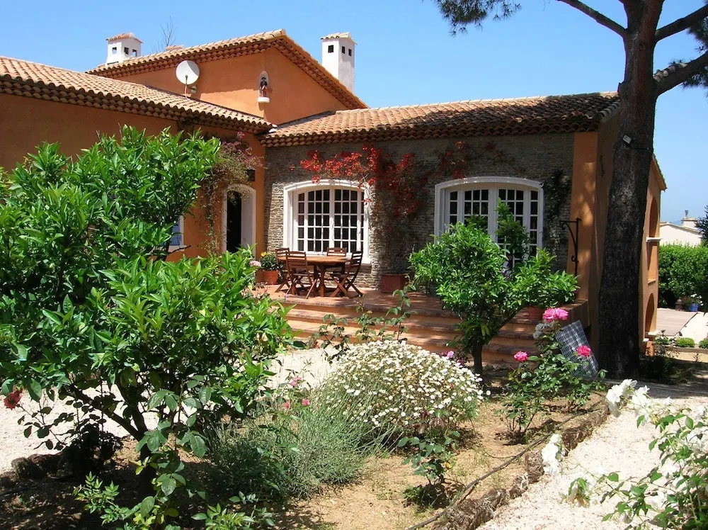 Holiday Home in Var Near Beaches & Pool