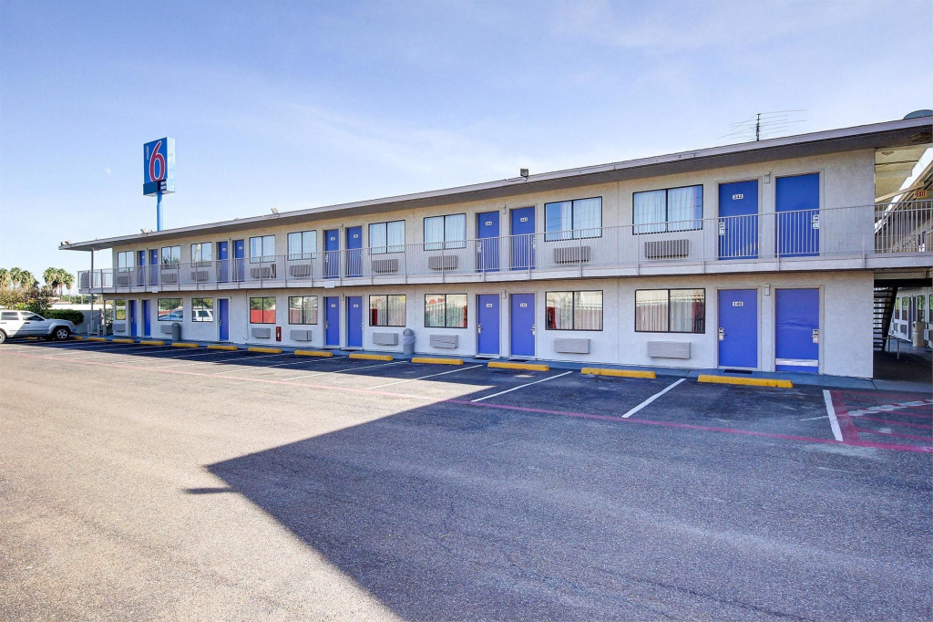 Motel 6 Laredo, TX - South