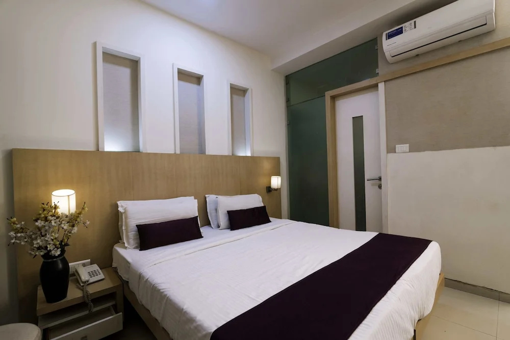 Hotel Monarch Guestline in MIDC Rabale, Navi Mumbai - Chambres