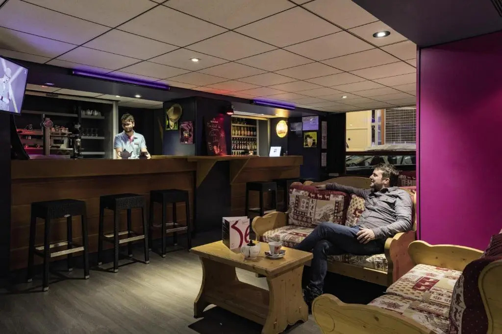 Food & Beverage