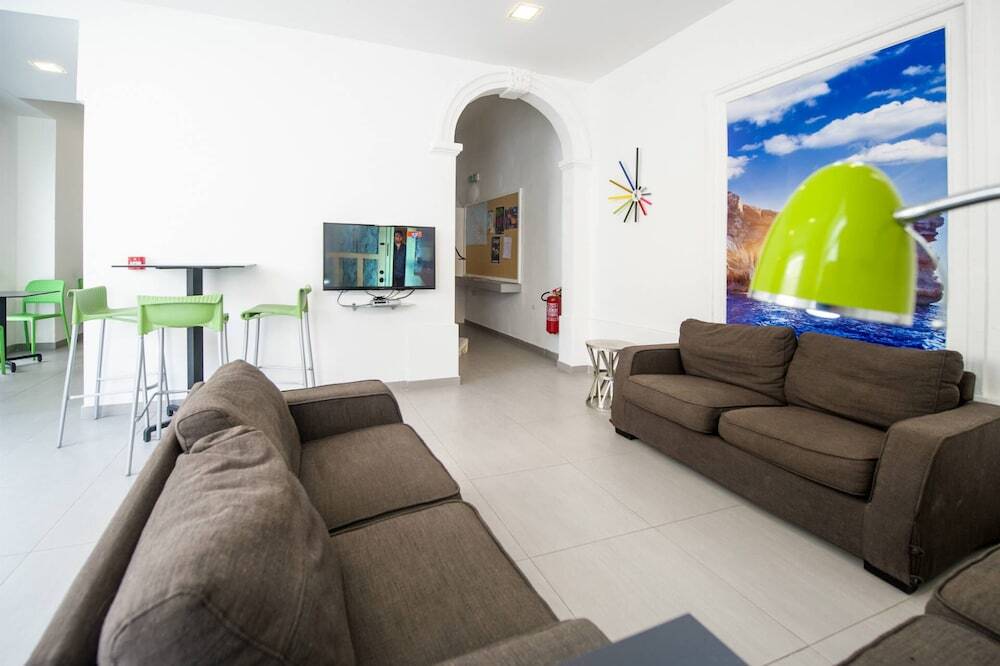 Hostel 94 by null