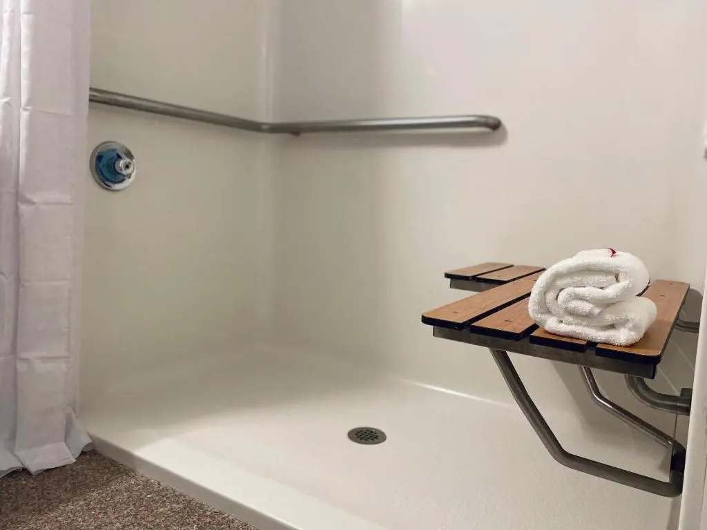 Ramada by Wyndham Hartford North / Bradley Airport - Chambres