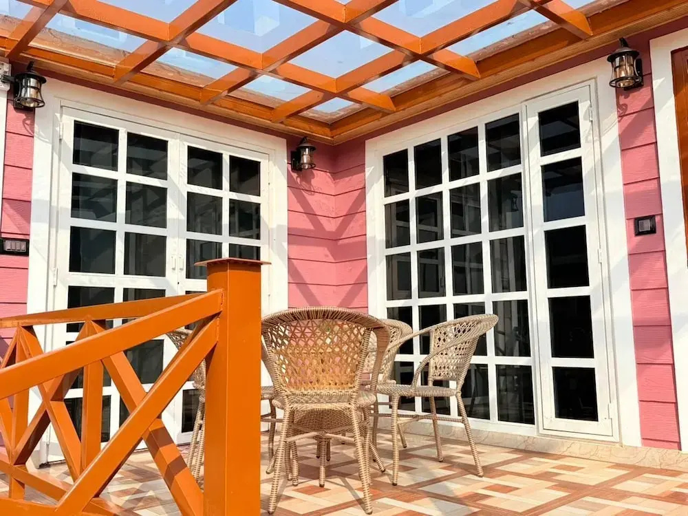 Jolly Retreat