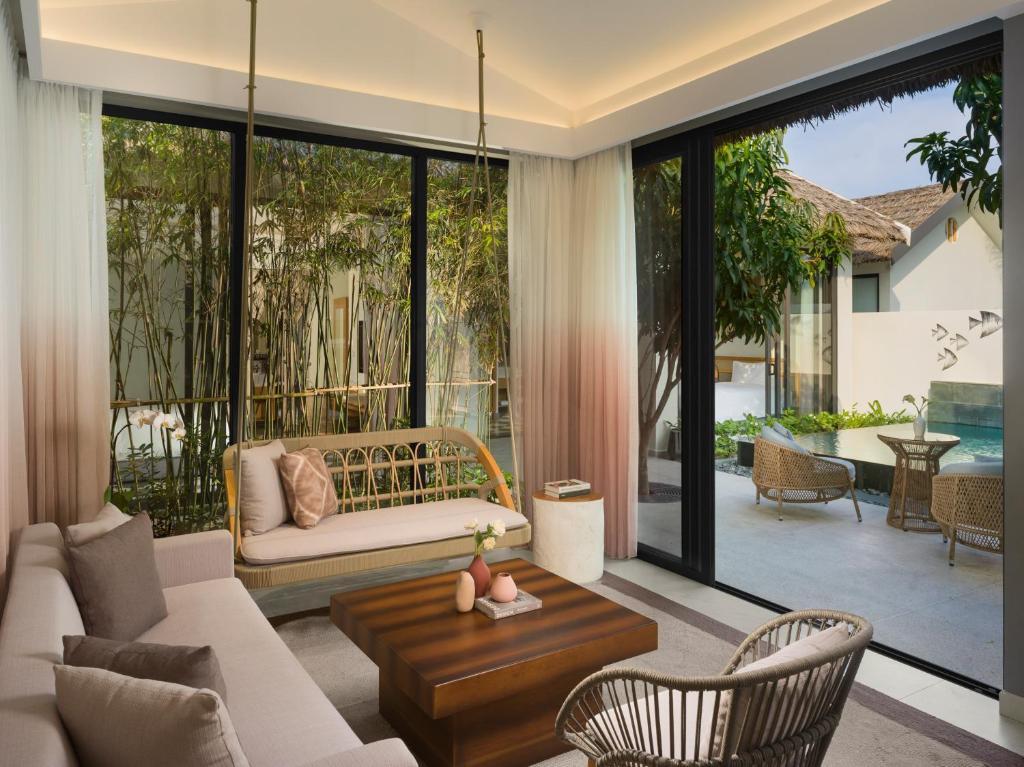 Четырёхместная вилла с бассейном Garden с 2 комнатами в Курортный отель New World Phu Quoc Resort