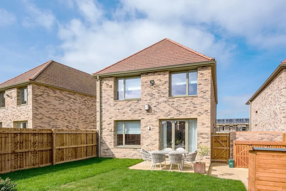 Stylish 4-br House - Free Parking Nice Garden — фото 1