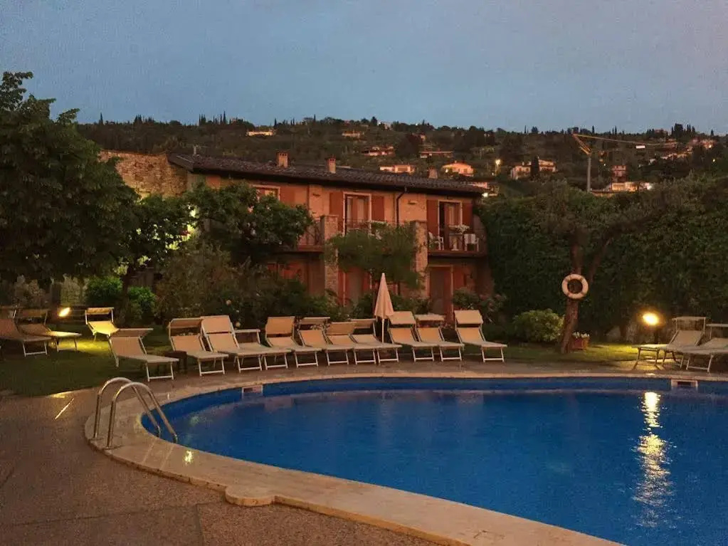 Hotel Romeo - Général