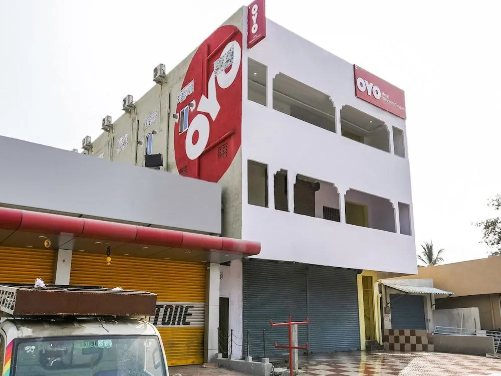 Oyo 27936 Hotel Welcome Tirupati