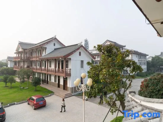 Yangzhou Lvju Kangyang Center Hotel
