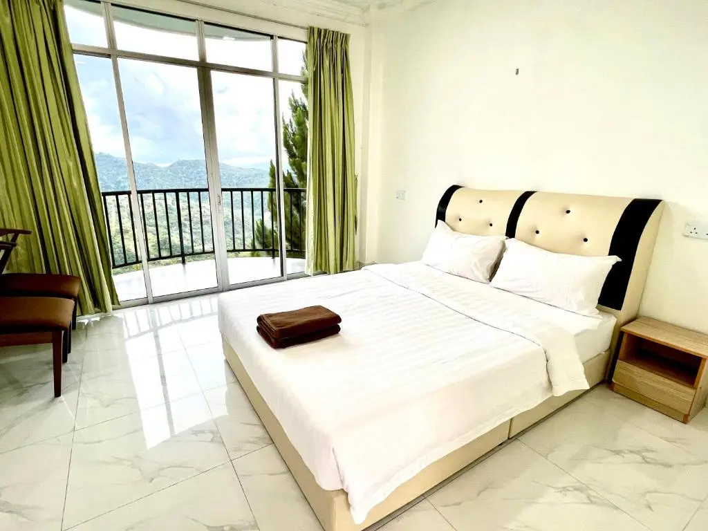 Deluxe Double room with balcony (full double bed)