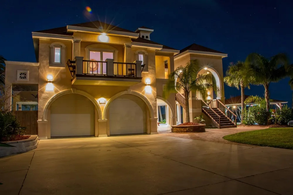 Crystal Beach Villa 5 Bedroom Home