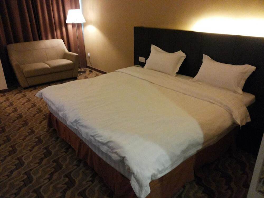 Eminent Hotel
