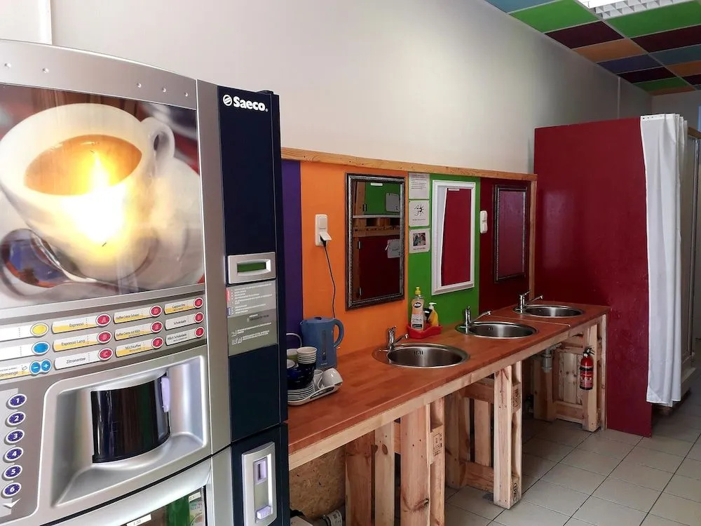 Food & Beverage
