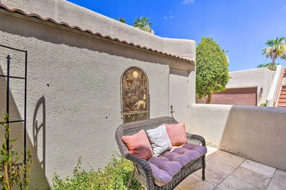 Golf Course Views, Hot Tub Access: Phoenix Home!
