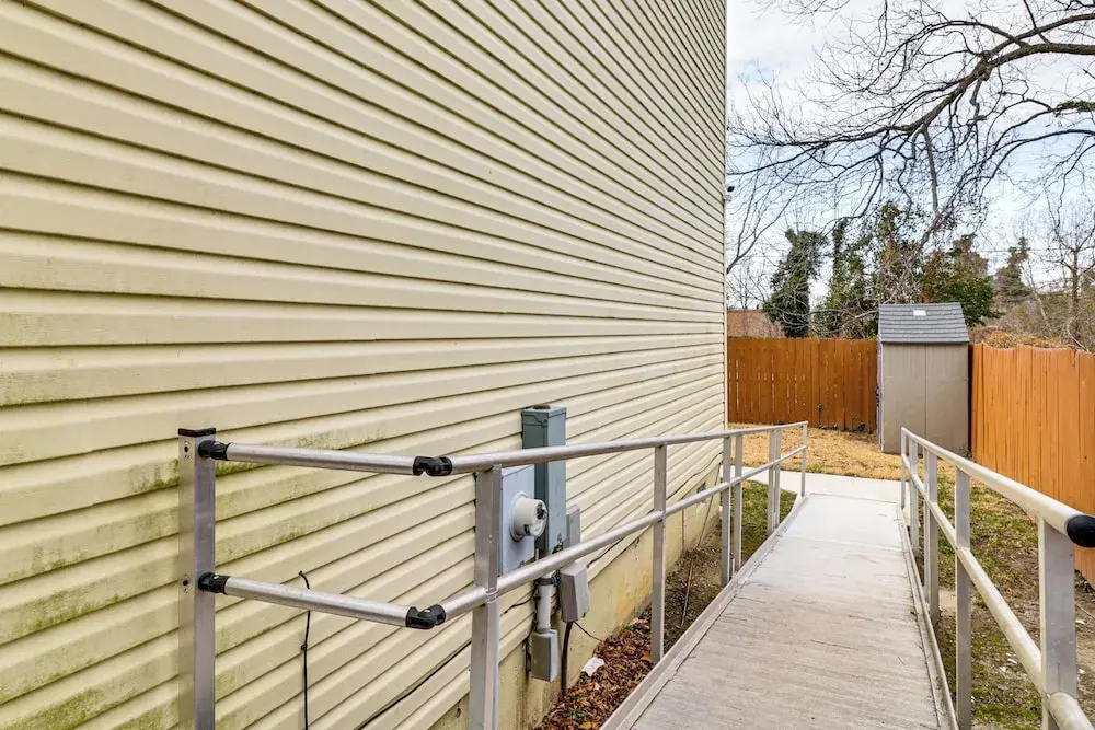 Walk to Dtwn & Campus! Spacious Hampton Home