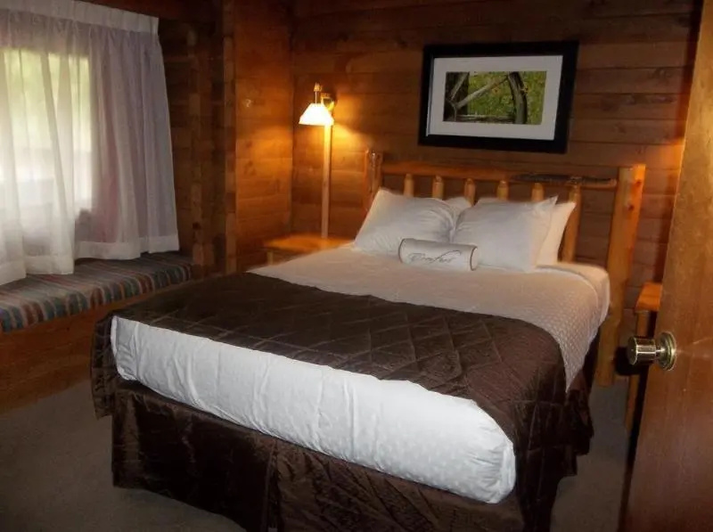Double Suite (full double bed)