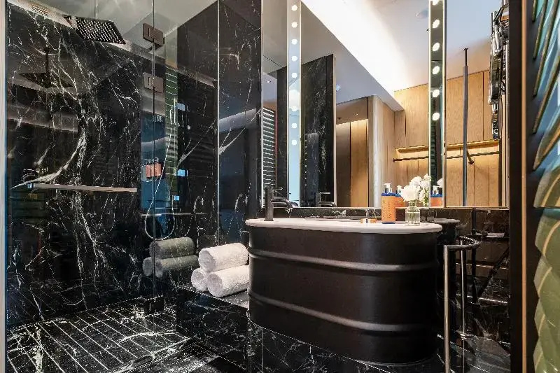 Premier room
