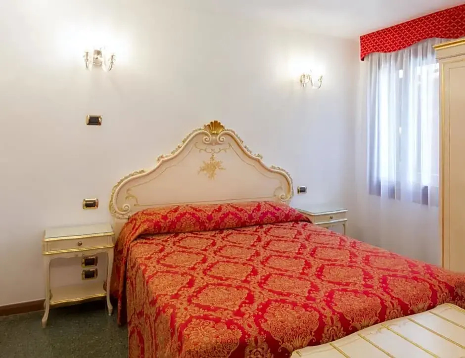 Economy room