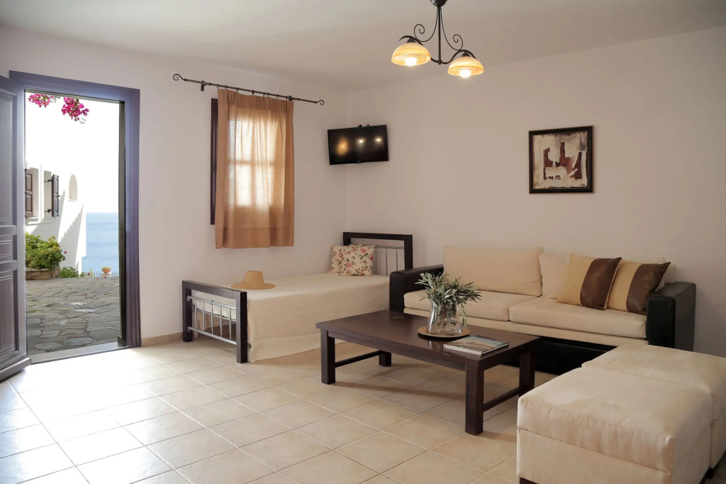 Yalis Hotel