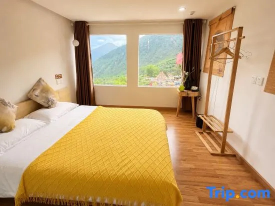 Standard Double room with view (full double bed)