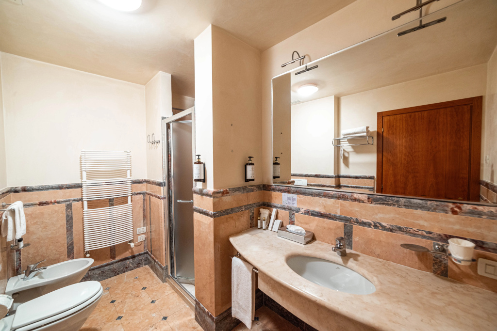 PHI Hotel Astoria - Général