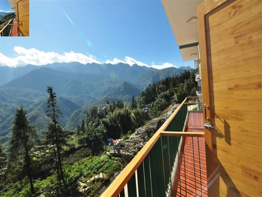 Deluxe Double room with mountain view (full double bed)