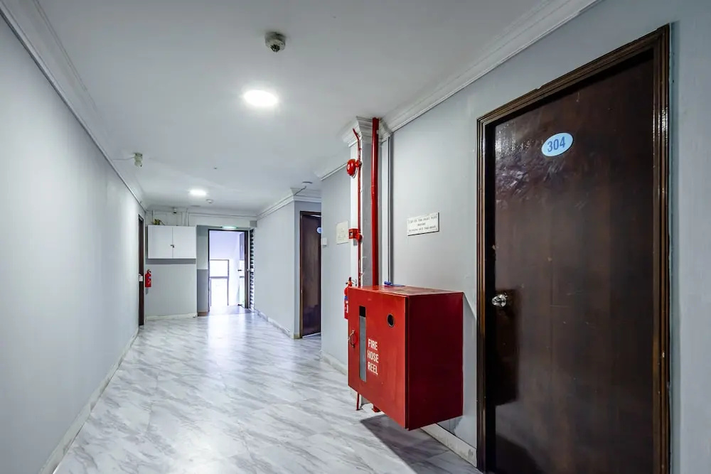 Lobby & Reception