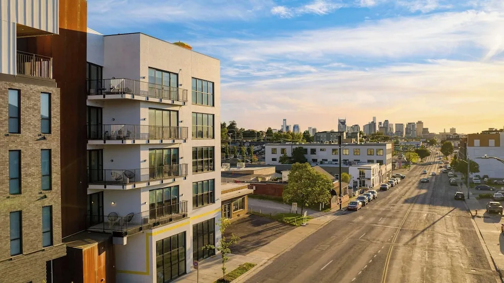 916 Main 12 Unit Buyout - 30bdrs! Prvt Two Floors