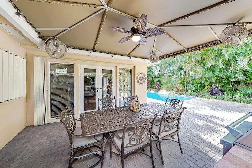 22 salt water pool home with king beds