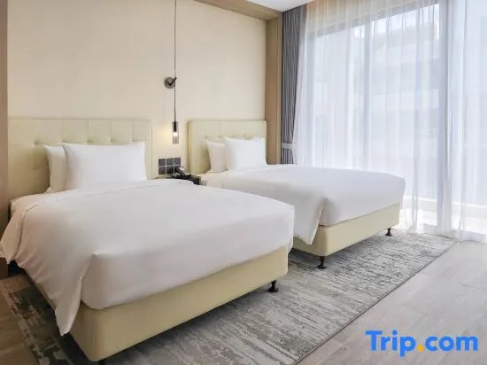 Трёхместный номер Deluxe в Laya Resort Phuket Island