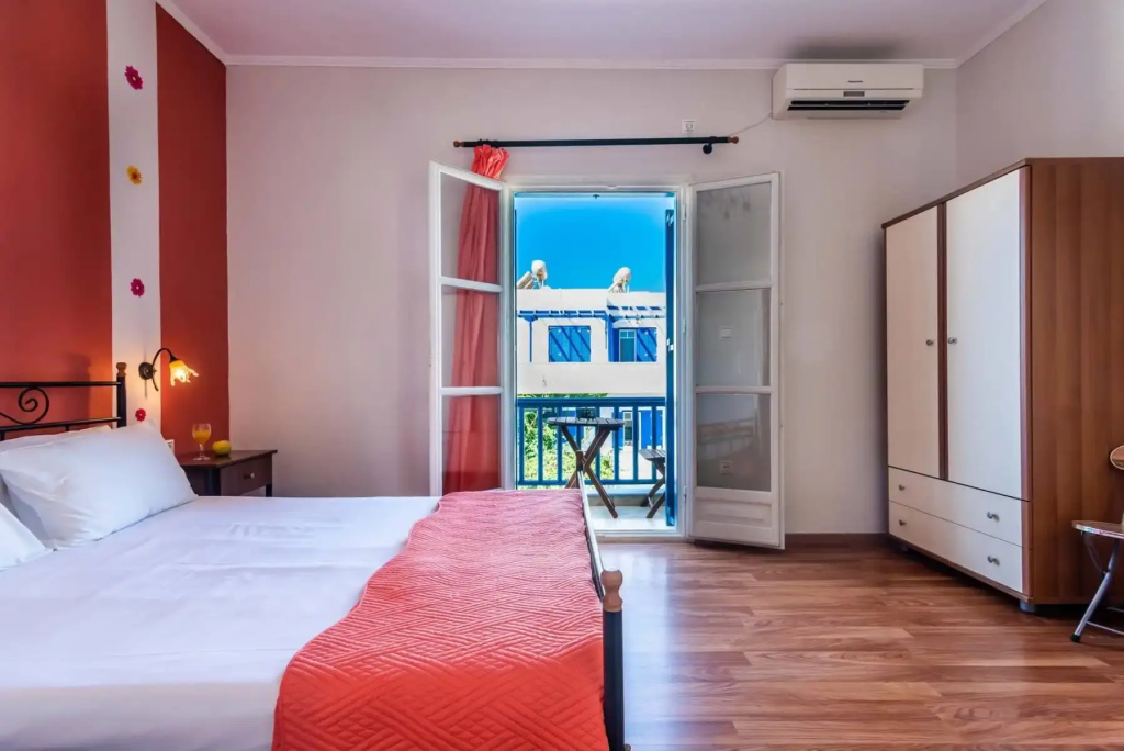 Double Studio (full double bed)