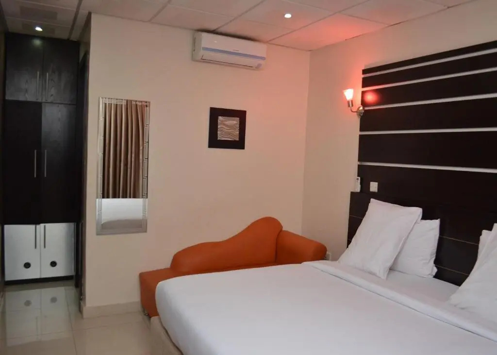 Deluxe Double room (full double bed)