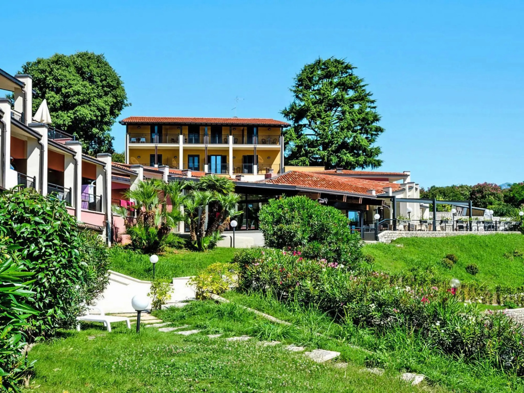 Apartment in Manerba with barbecue