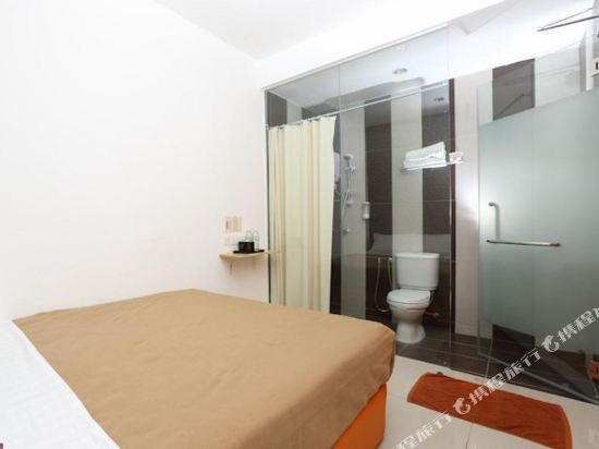 1 Hotel Taman Connaught