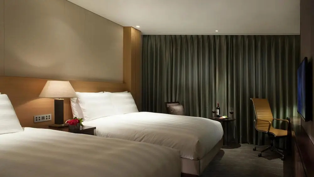 Lotte City Hotel Jeju Airport — 4