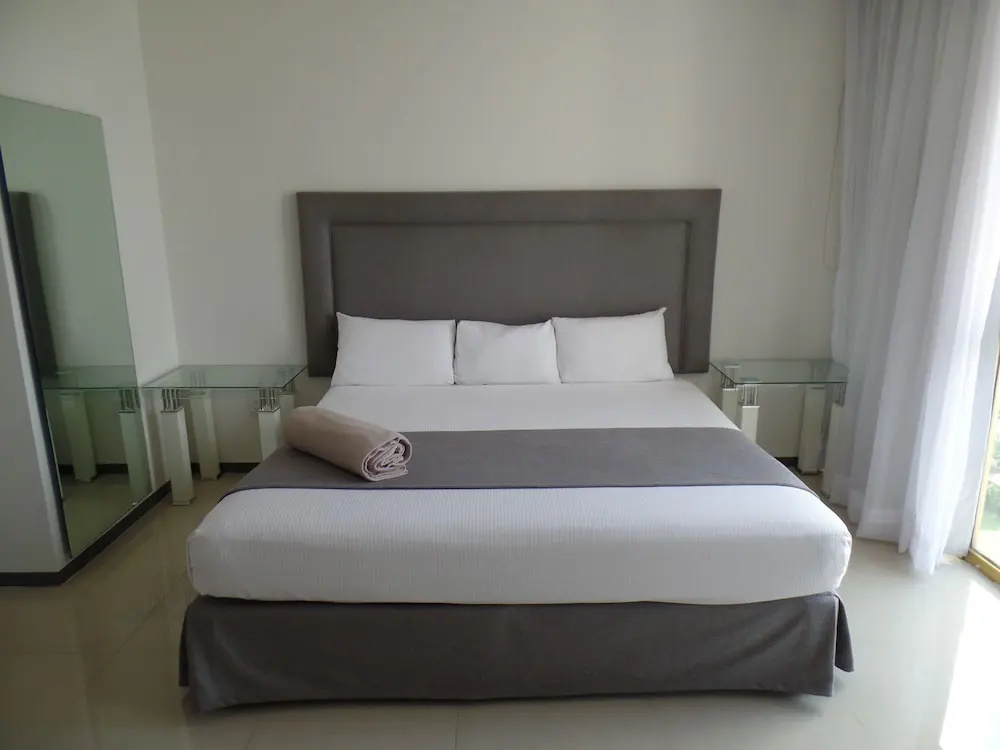 Standard Single Suite