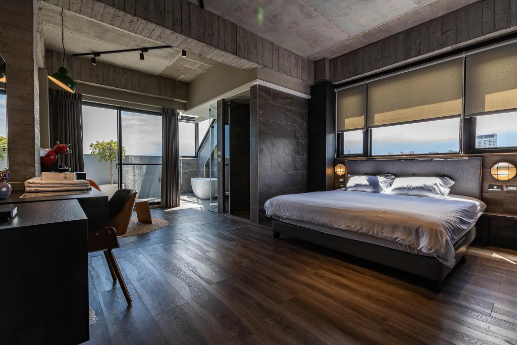 Standard Double room with ocean view (full double bed)