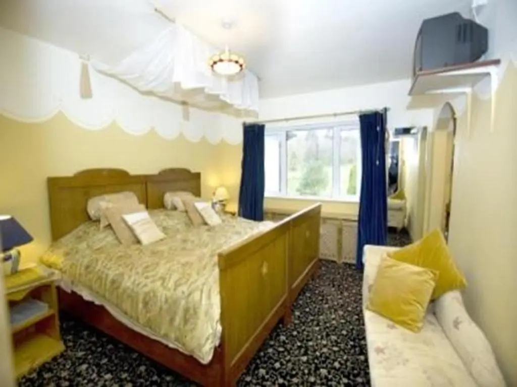 Standard Double room (full double bed)