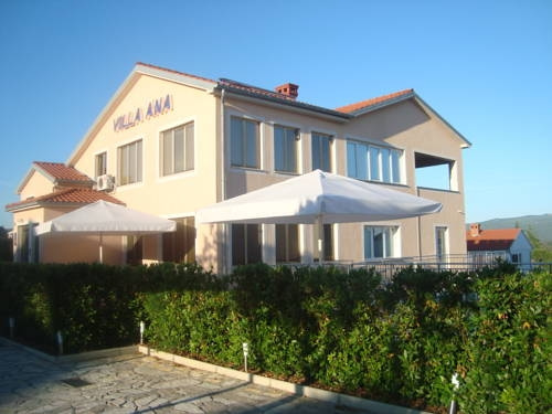 Villa Ana