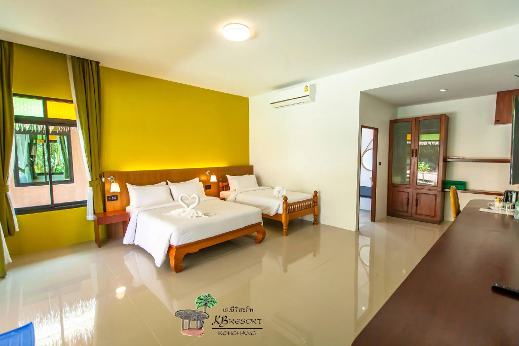 Triple room
