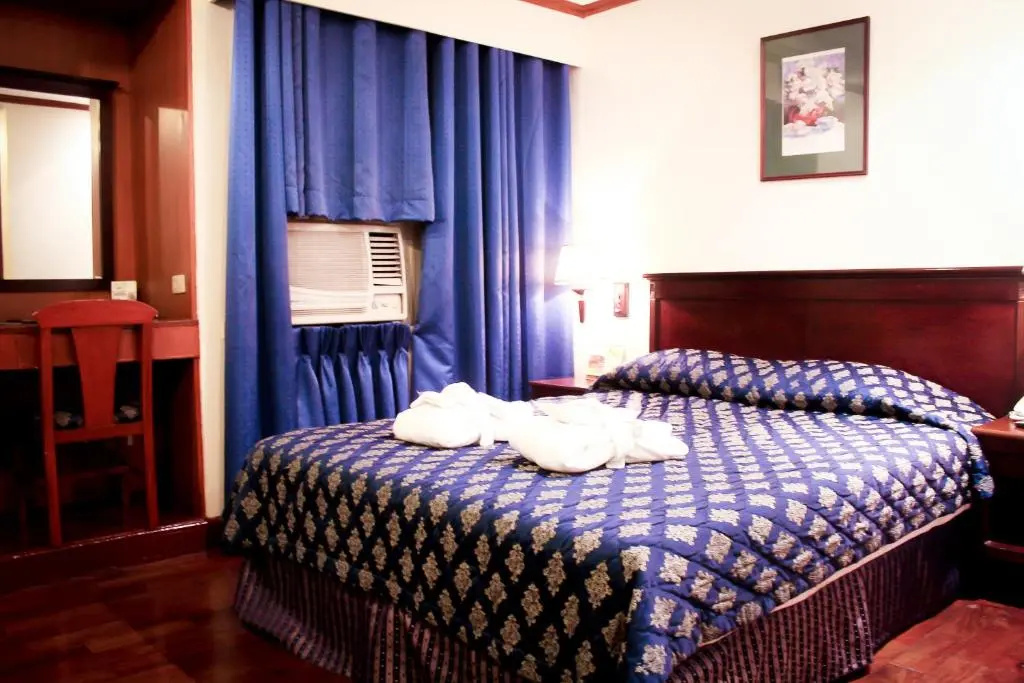 Deluxe Double room (full double bed)