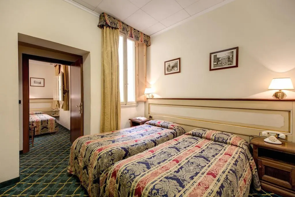 Standard Triple room